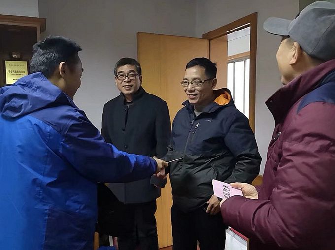 公司黨政工領(lǐng)導(dǎo)春節(jié)前走訪慰問老黨員、勞動模范和生活困難黨員群眾